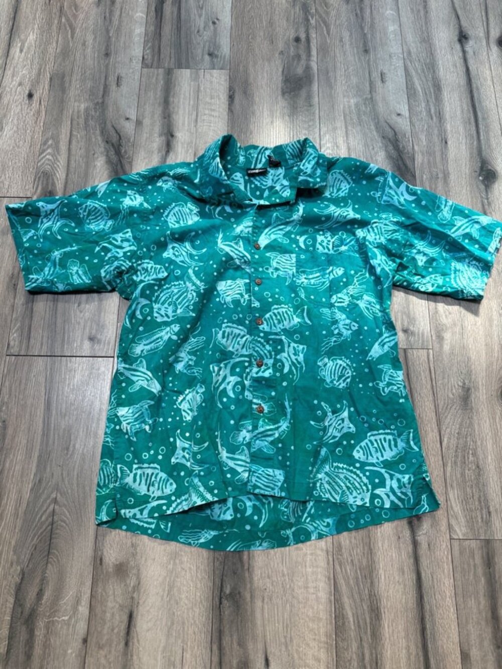 White Sierra VTG Mens Green Short Sleeve Button-Up Shirt With Fish Print - Size